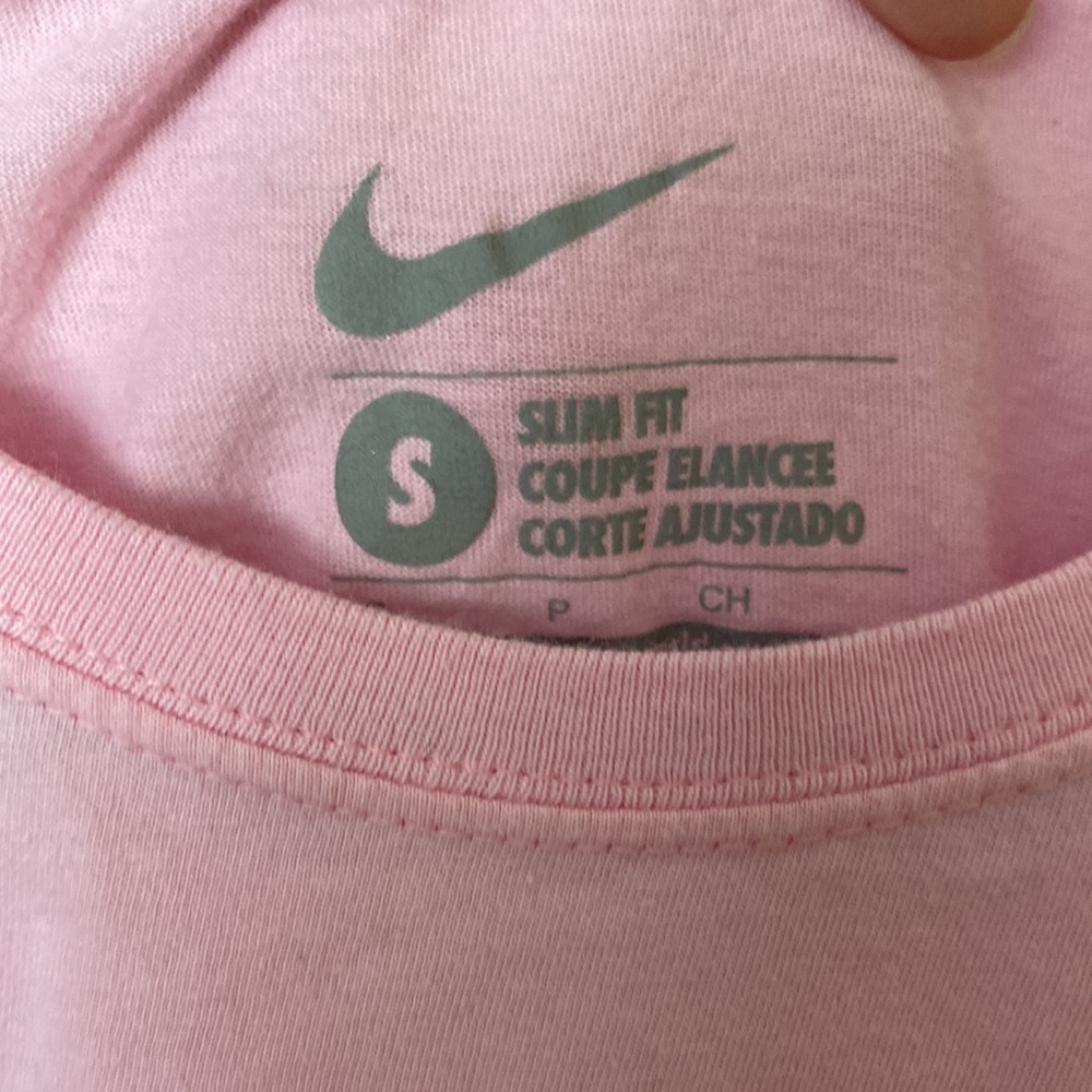 Nike women’s t-shirt - Picture 2 of 4